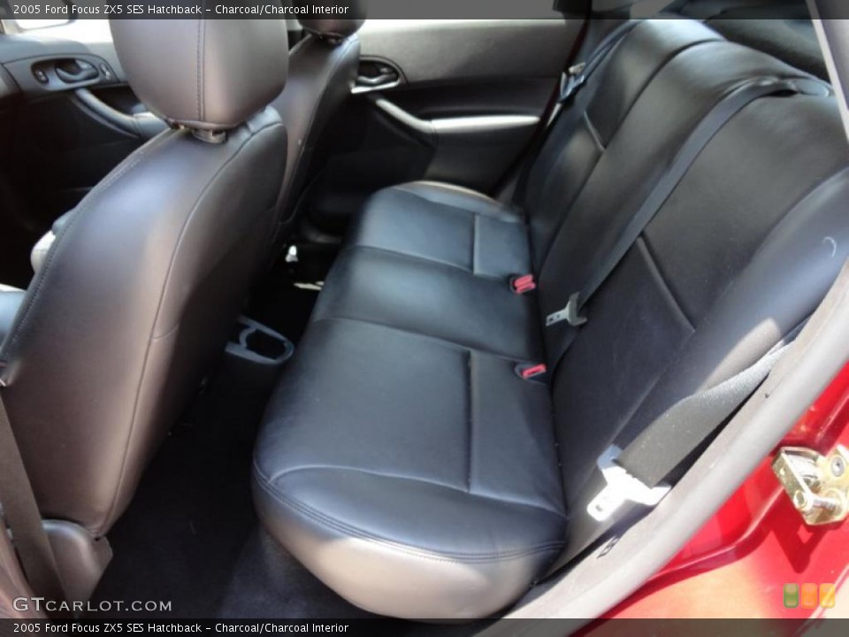 Charcoal/Charcoal Interior Photo for the 2005 Ford Focus ZX5 SES Hatchback #49794218