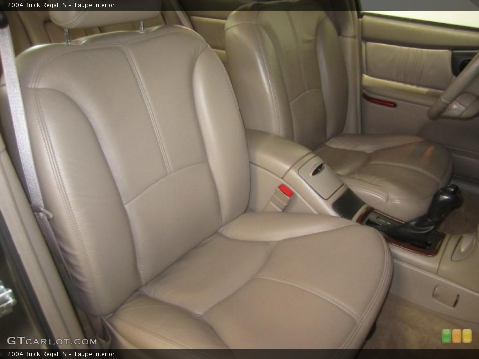 Taupe Interior Photo for the 2004 Buick Regal LS #49794446