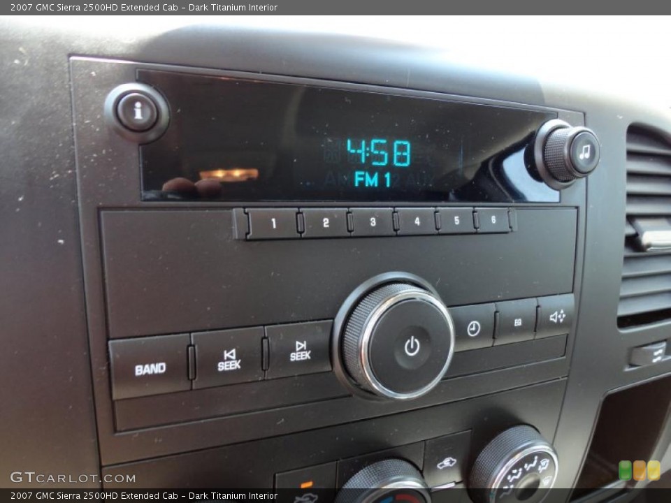 Dark Titanium Interior Controls for the 2007 GMC Sierra 2500HD Extended Cab #49795892