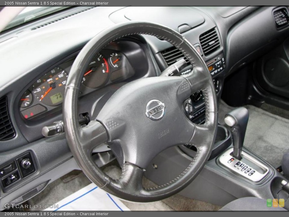 Charcoal Interior Photo for the 2005 Nissan Sentra 1.8 S Special Edition #49809318