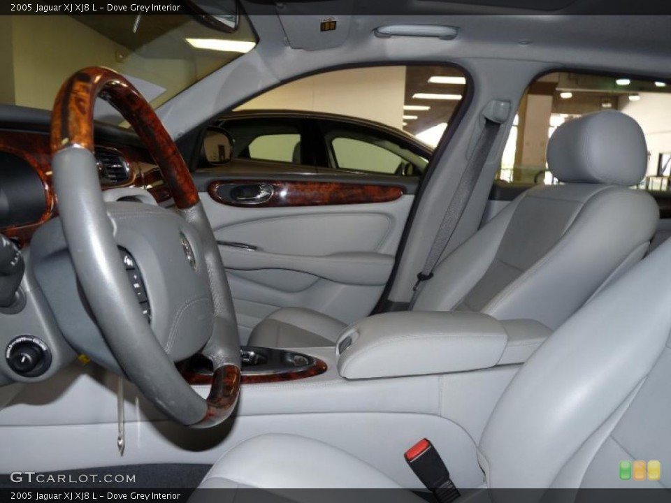 Dove Grey Interior Photo for the 2005 Jaguar XJ XJ8 L #49811826
