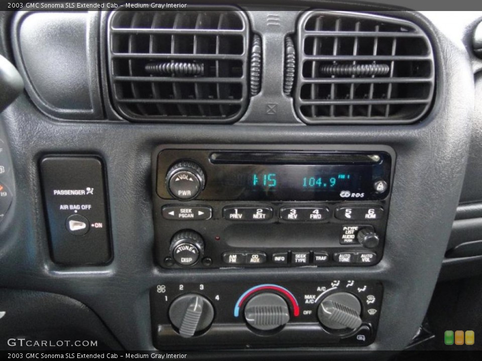 Medium Gray Interior Controls for the 2003 GMC Sonoma SLS Extended Cab #49814058