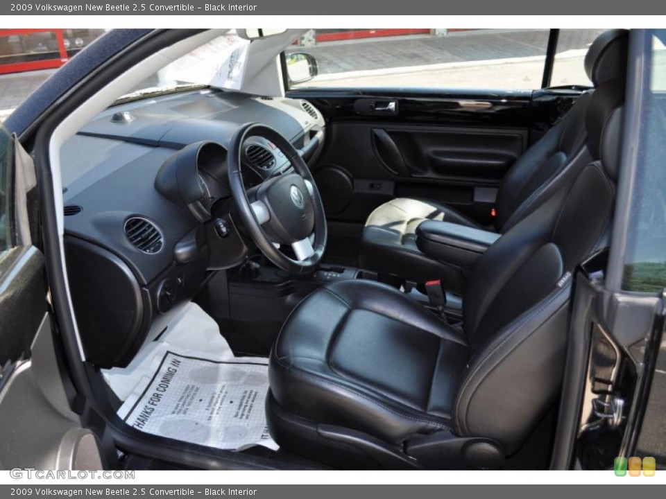 Black Interior Photo for the 2009 Volkswagen New Beetle 2.5 Convertible #49824744