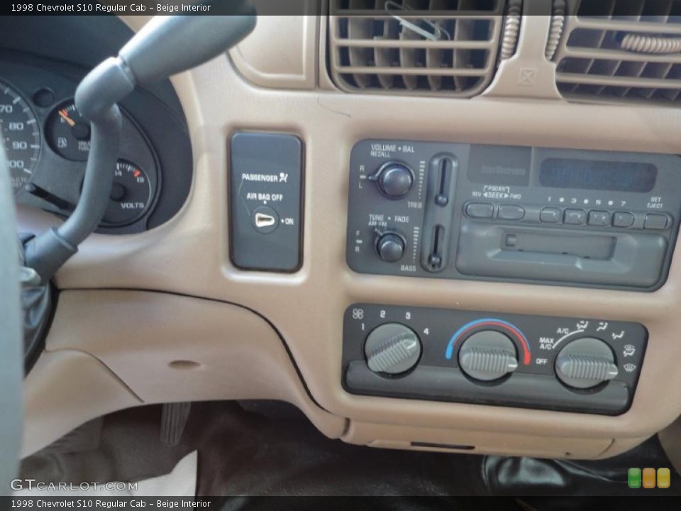 Beige Interior Controls for the 1998 Chevrolet S10 Regular Cab #49836834