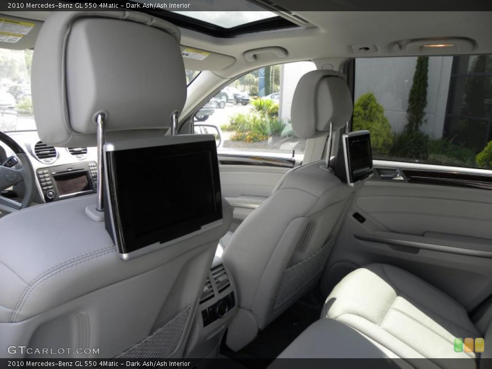 Dark Ash/Ash Interior Photo for the 2010 Mercedes-Benz GL 550 4Matic #49844335