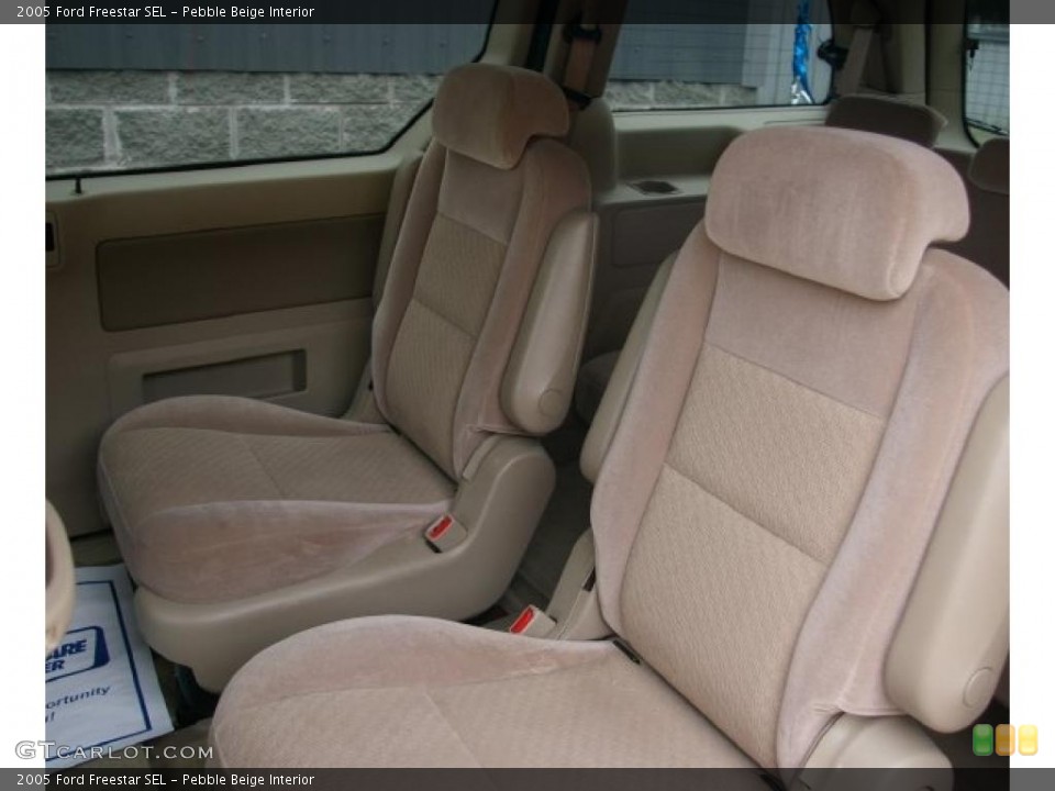 Pebble Beige Interior Photo for the 2005 Ford Freestar SEL #49844467