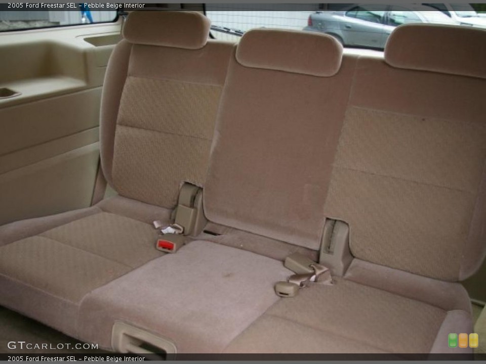 Pebble Beige Interior Photo for the 2005 Ford Freestar SEL #49844473