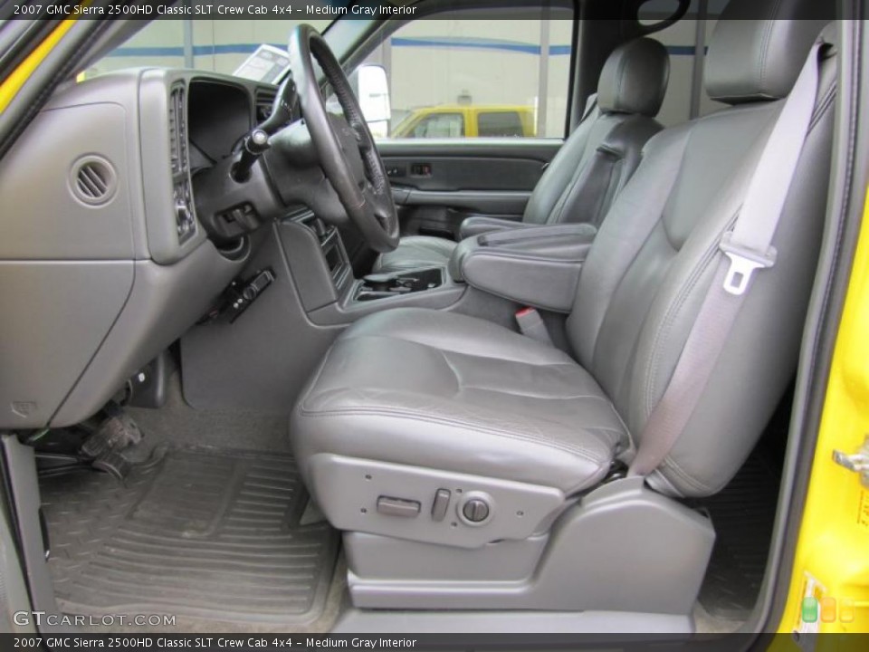 Medium Gray Interior Photo for the 2007 GMC Sierra 2500HD Classic SLT Crew Cab 4x4 #49846303