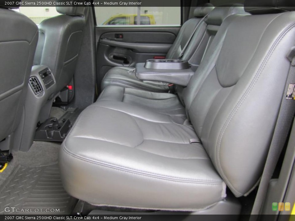 Medium Gray Interior Photo for the 2007 GMC Sierra 2500HD Classic SLT Crew Cab 4x4 #49846666