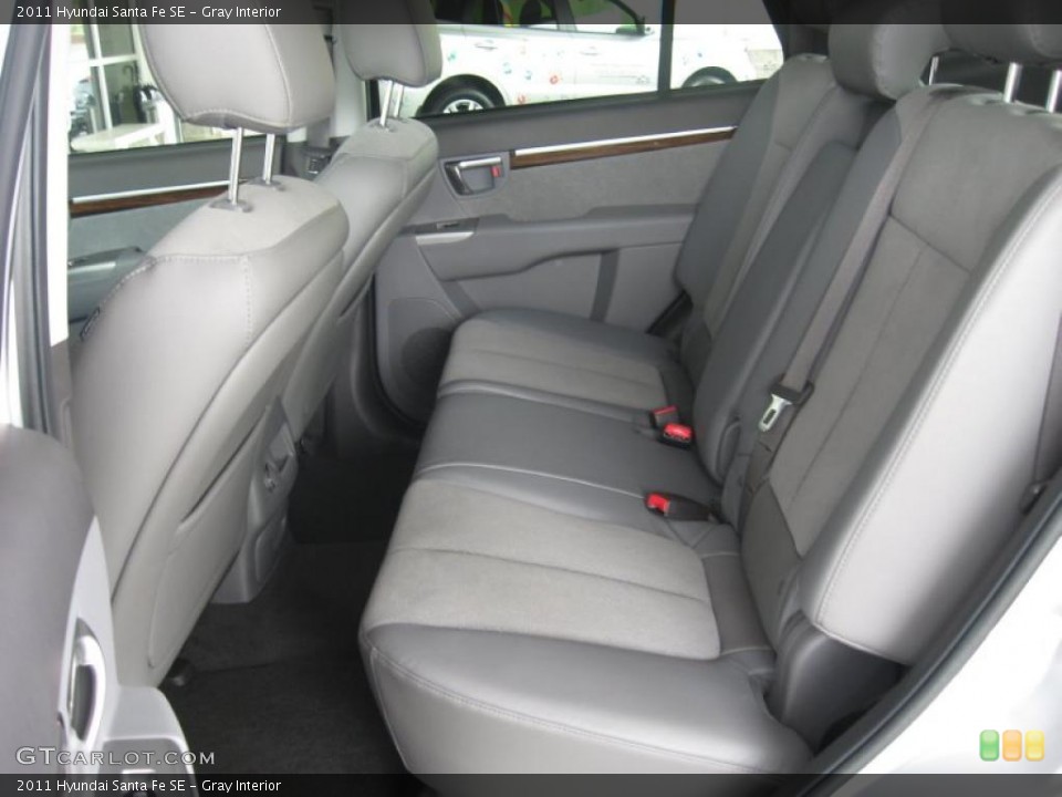 Gray Interior Photo for the 2011 Hyundai Santa Fe SE #49848973