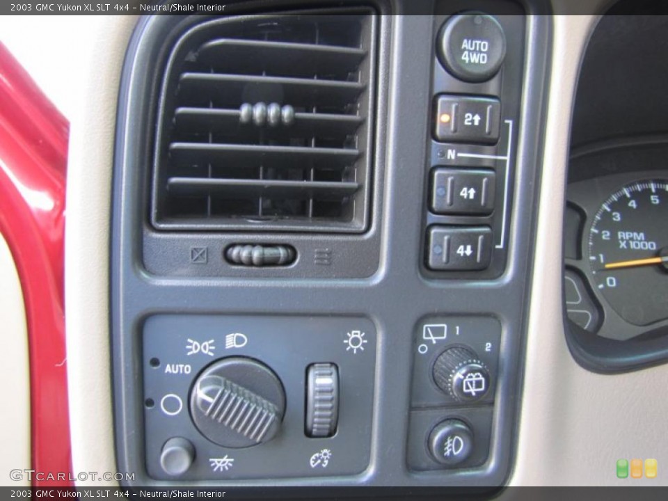Neutral/Shale Interior Controls for the 2003 GMC Yukon XL SLT 4x4 #49849855