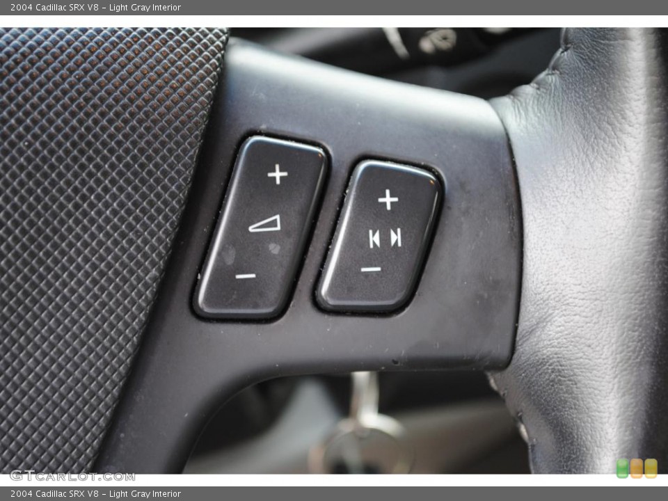 Light Gray Interior Controls for the 2004 Cadillac SRX V8 #49860380