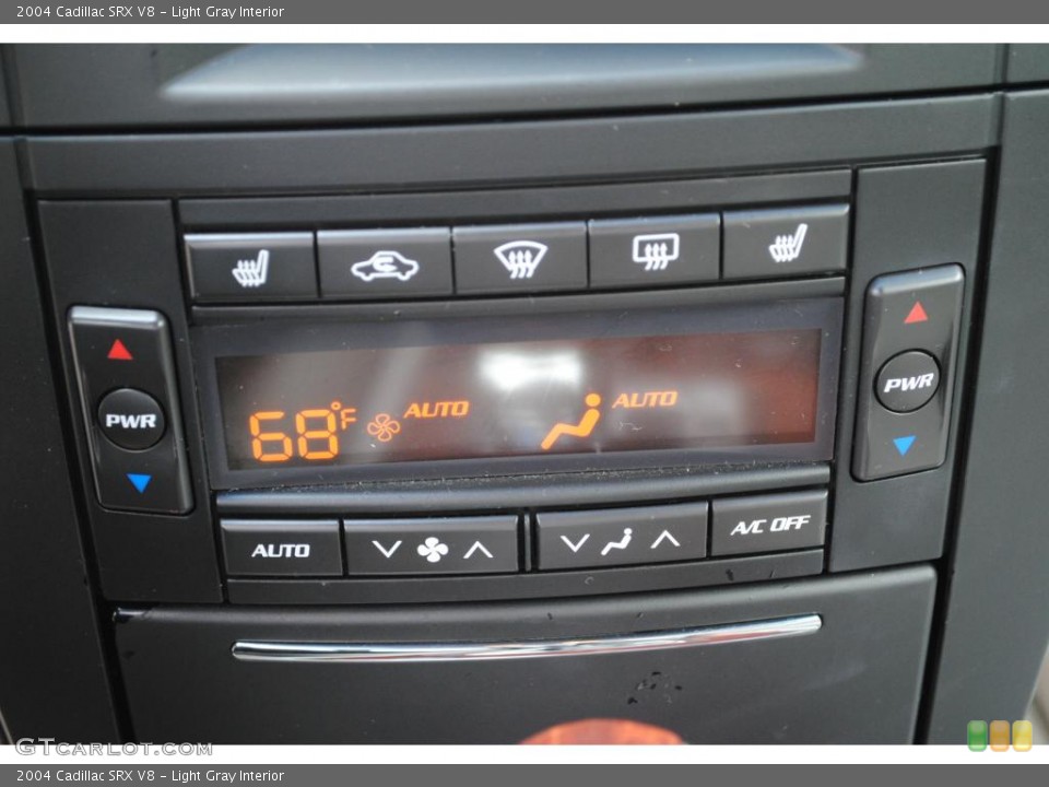 Light Gray Interior Controls for the 2004 Cadillac SRX V8 #49860479