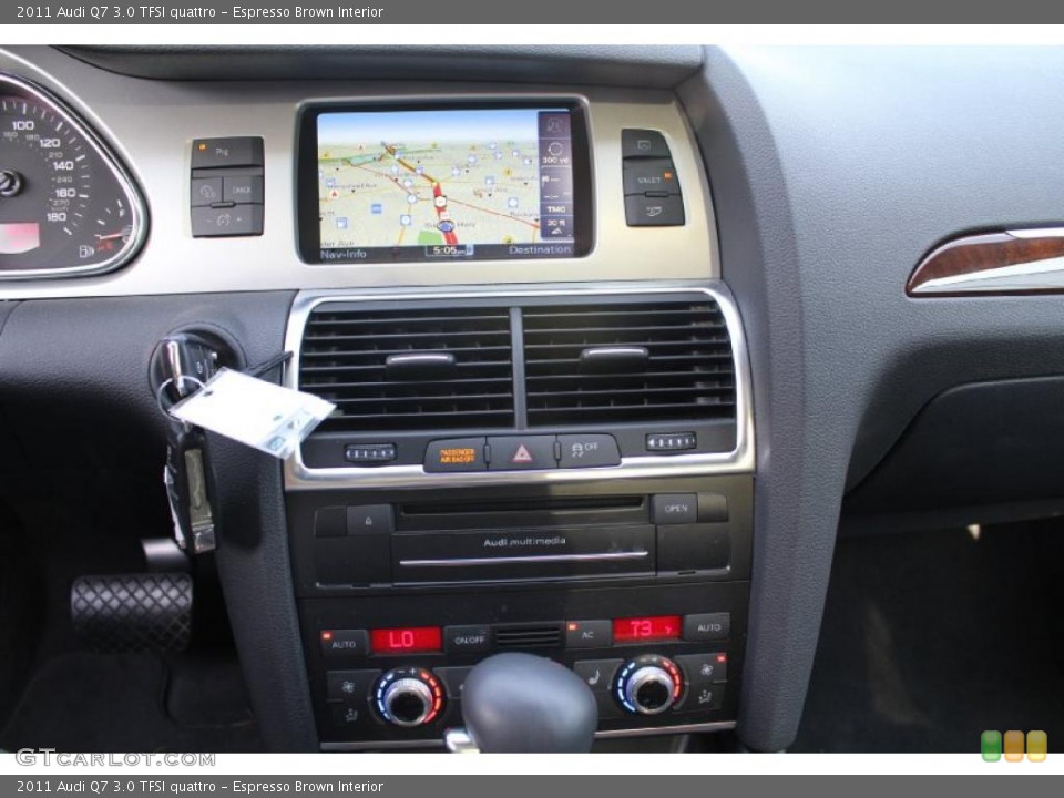 Espresso Brown Interior Controls for the 2011 Audi Q7 3.0 TFSI quattro #49860974