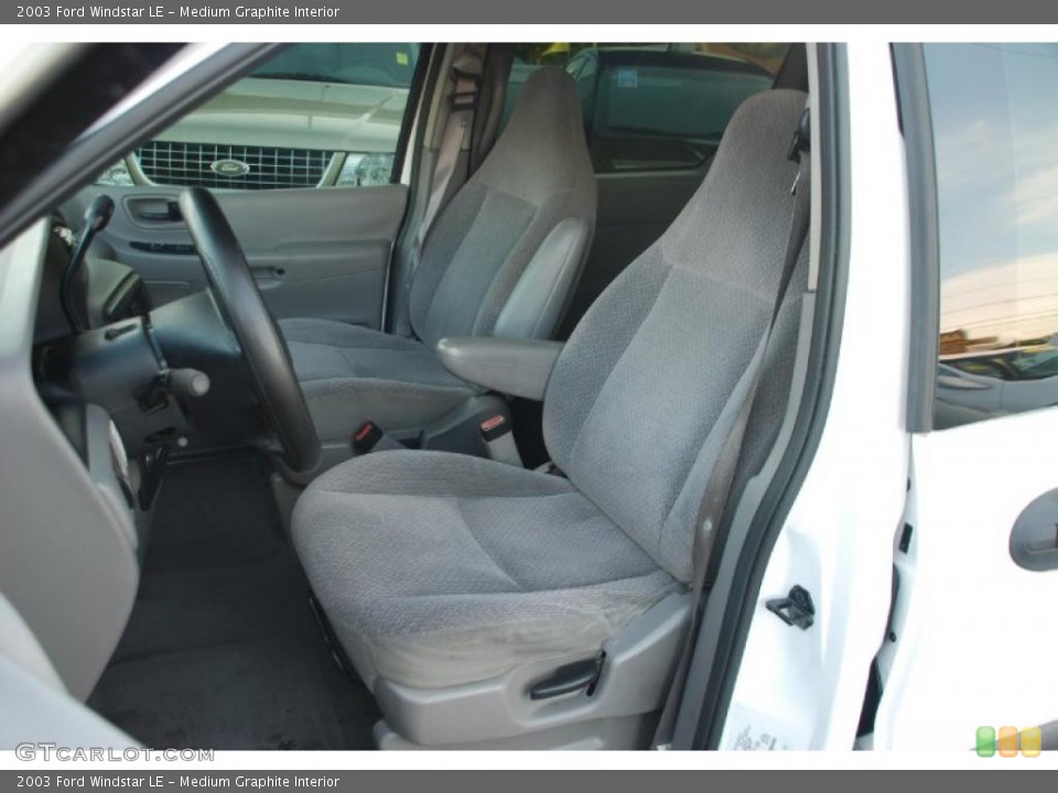 Medium Graphite Interior Photo for the 2003 Ford Windstar LE #49861607