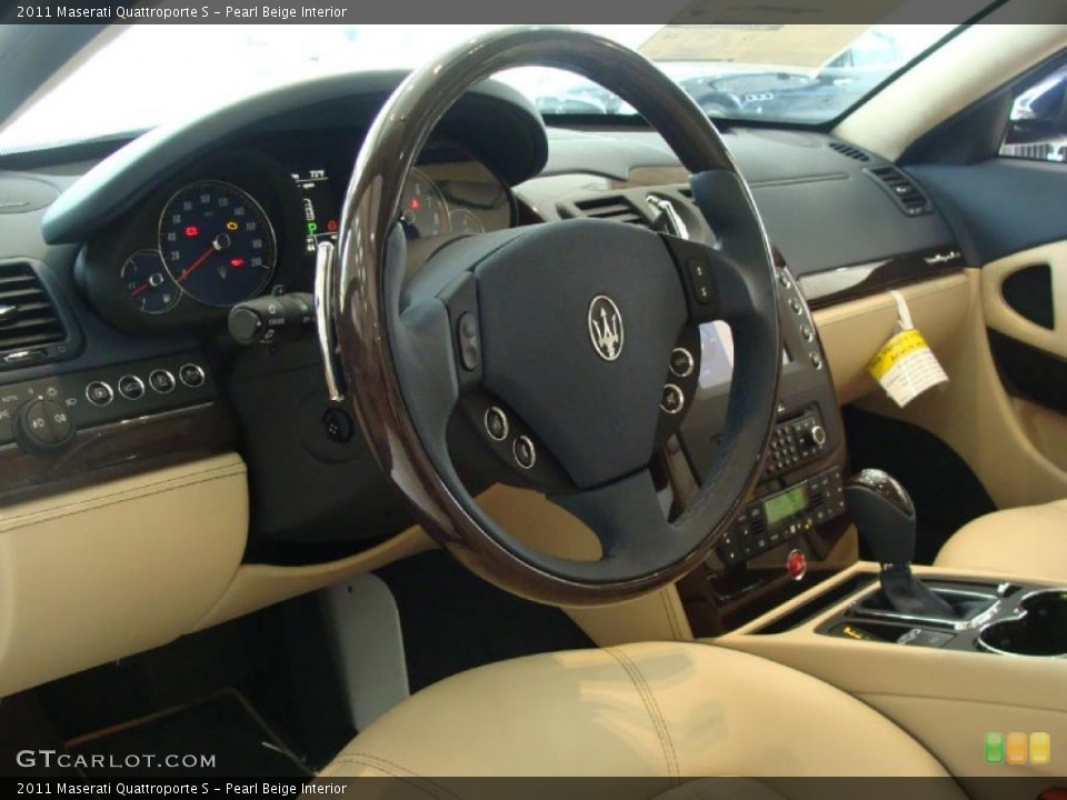 Pearl Beige Interior Steering Wheel for the 2011 Maserati Quattroporte S #49863401
