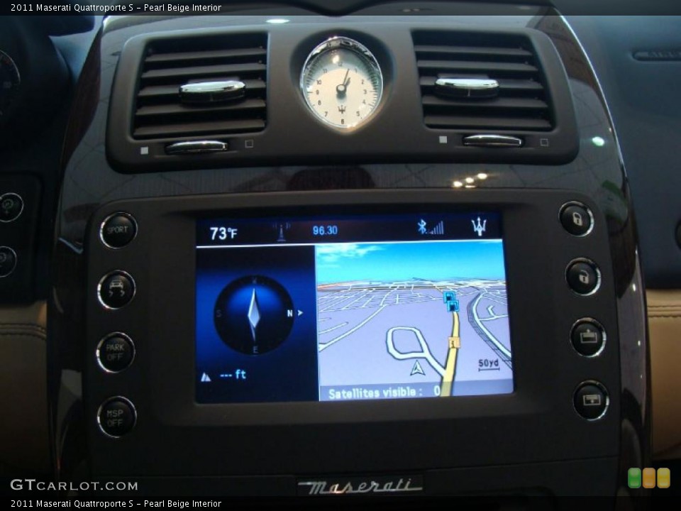 Pearl Beige Interior Controls for the 2011 Maserati Quattroporte S #49863431