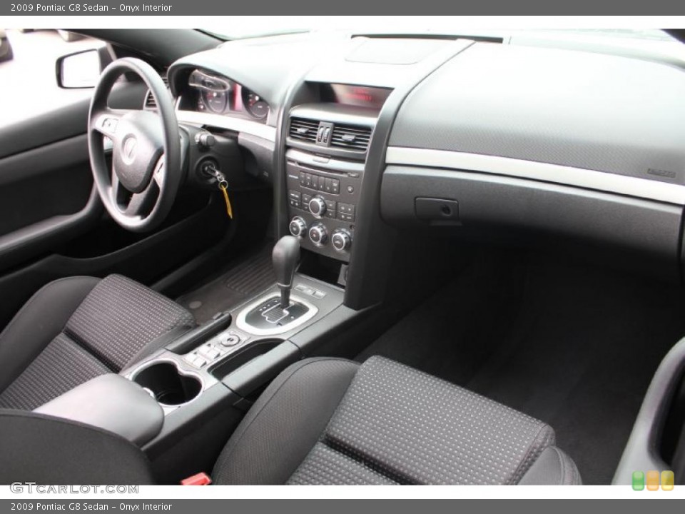 Onyx Interior Dashboard for the 2009 Pontiac G8 Sedan #49867097