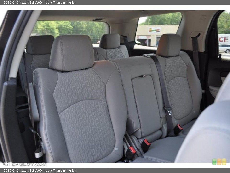 Light Titanium Interior Photo for the 2010 GMC Acadia SLE AWD #49870730
