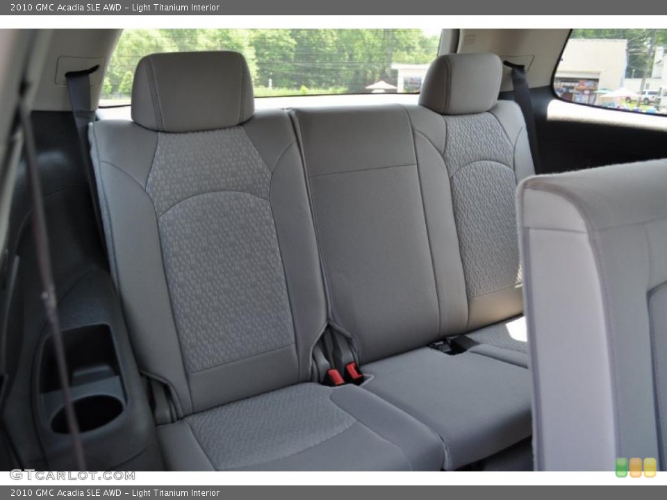 Light Titanium Interior Photo for the 2010 GMC Acadia SLE AWD #49870745