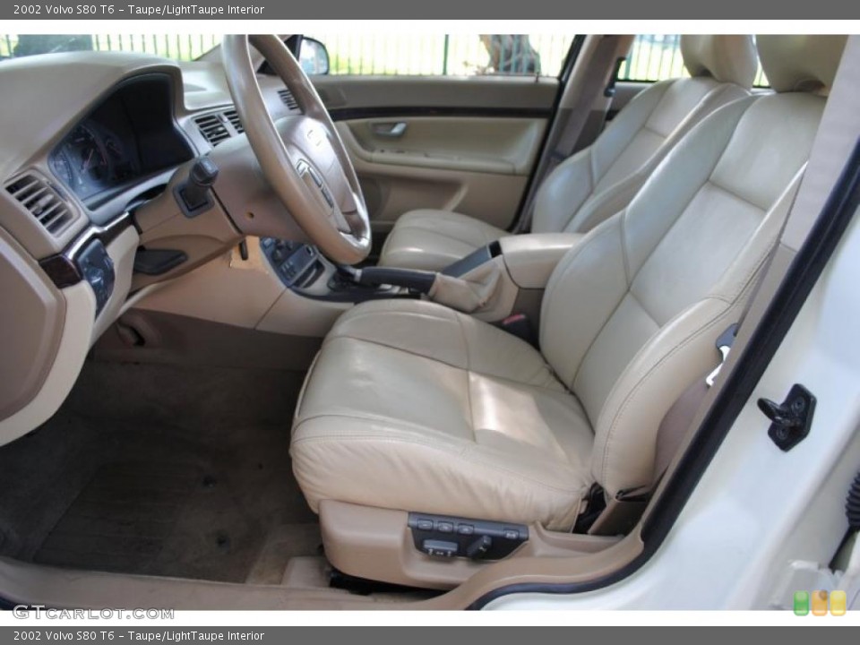 Taupe/LightTaupe Interior Photo for the 2002 Volvo S80 T6 #49871330