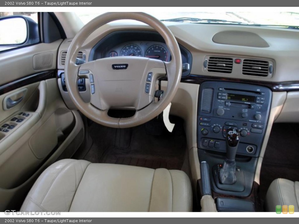 Taupe/LightTaupe Interior Controls for the 2002 Volvo S80 T6 #49871753