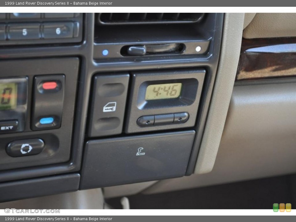 Bahama Beige Interior Controls for the 1999 Land Rover Discovery Series II #49871792