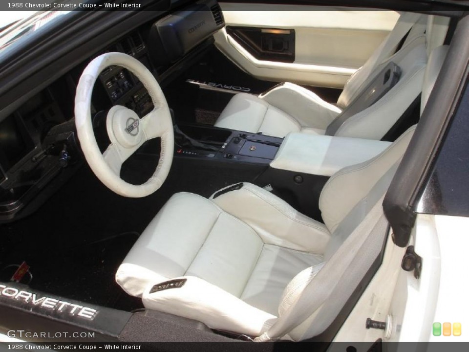 White Interior Photo for the 1988 Chevrolet Corvette Coupe #49873268
