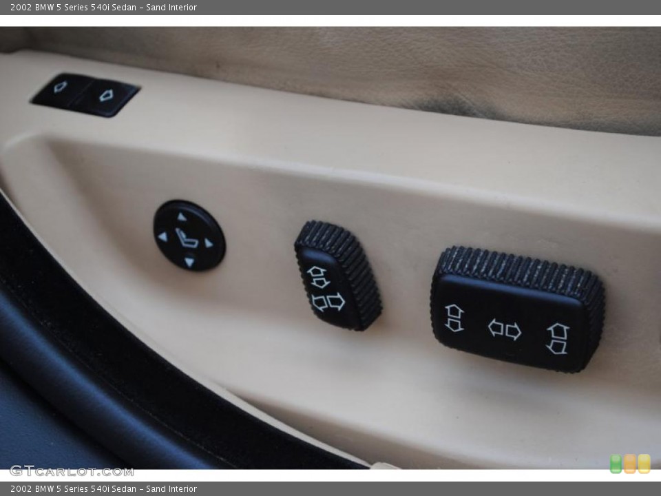 Sand Interior Controls for the 2002 BMW 5 Series 540i Sedan #49877465