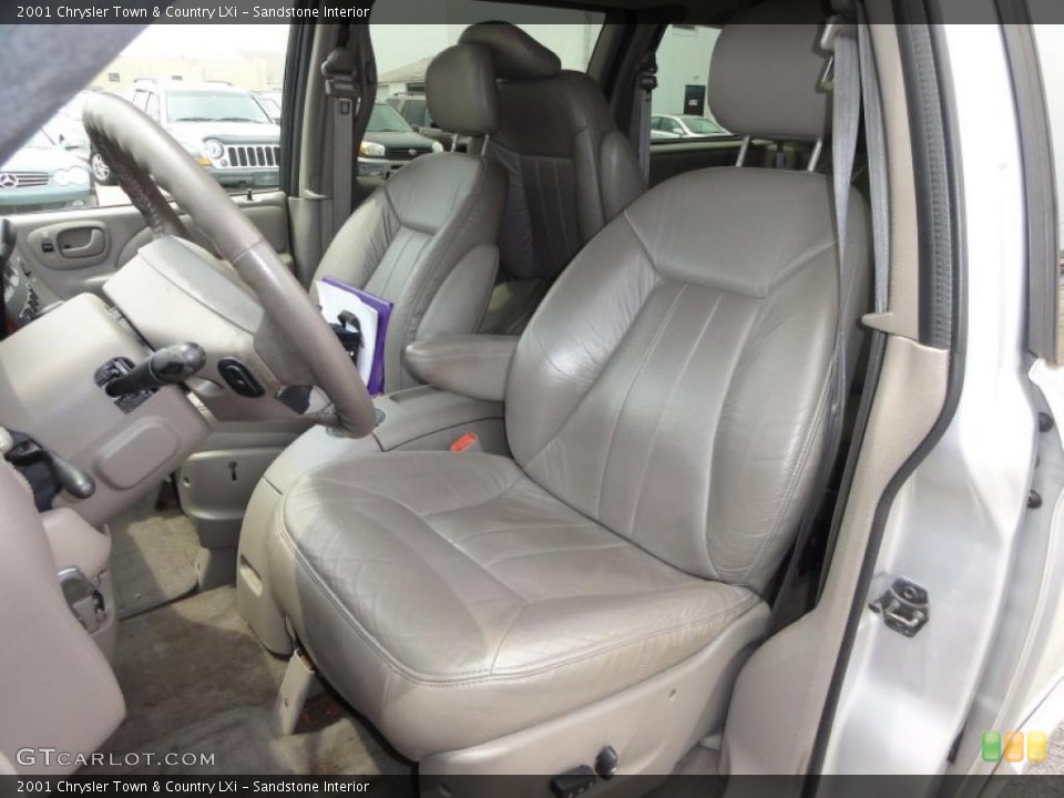 Sandstone Interior Photo for the 2001 Chrysler Town & Country LXi #49884224