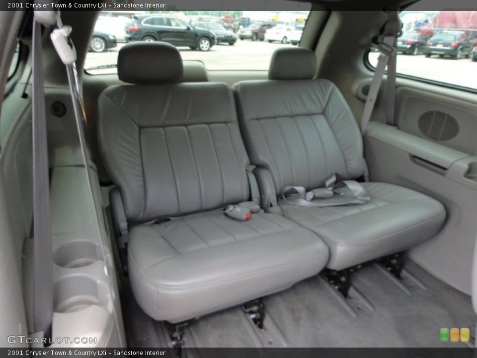Sandstone Interior Photo for the 2001 Chrysler Town & Country LXi #49884305