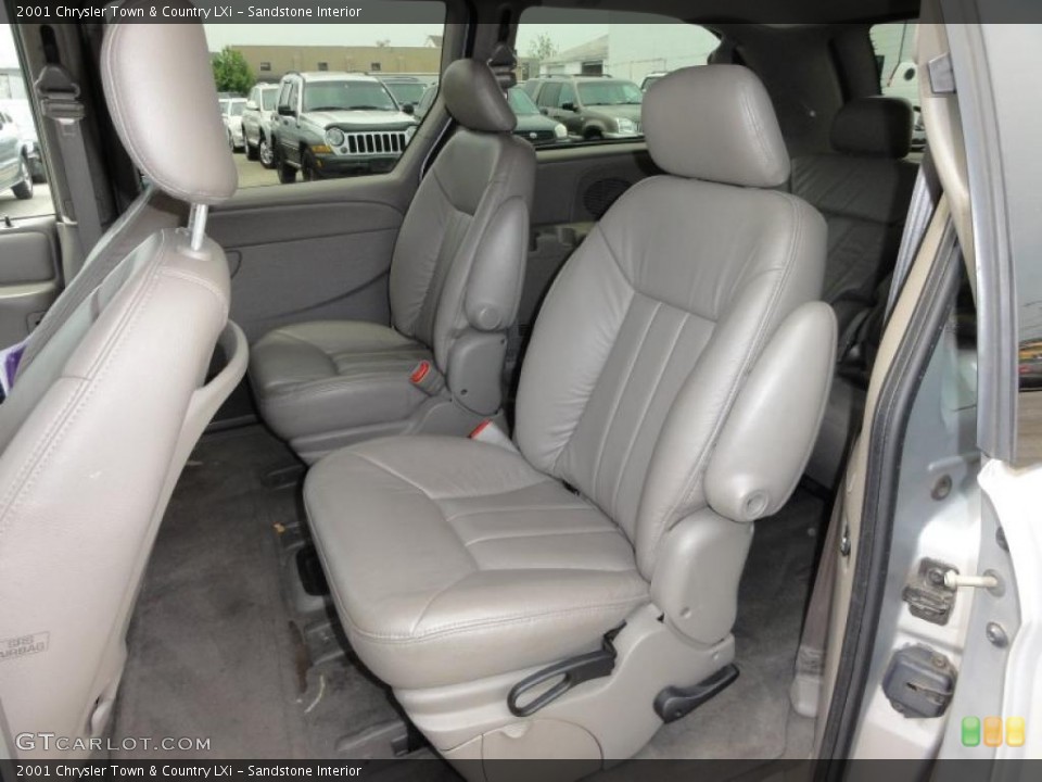 Sandstone Interior Photo for the 2001 Chrysler Town & Country LXi #49884335