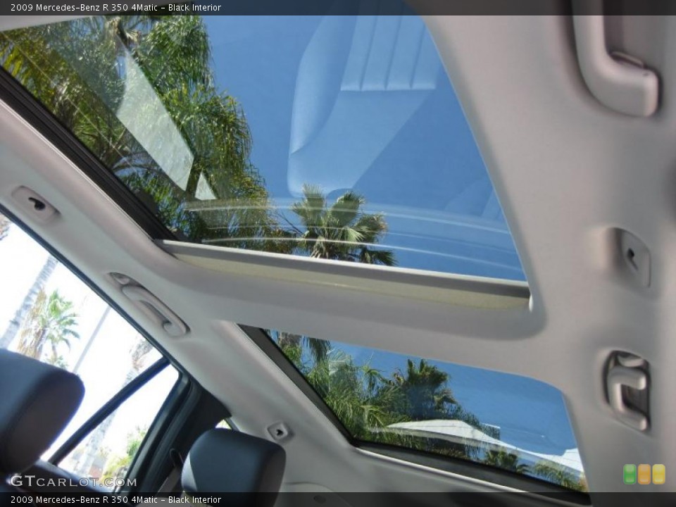 Black Interior Sunroof for the 2009 Mercedes-Benz R 350 4Matic #49892447