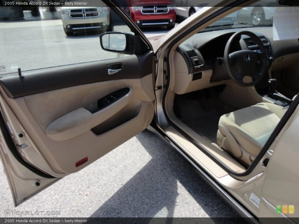 Ivory Interior Photo for the 2005 Honda Accord DX Sedan #49912011