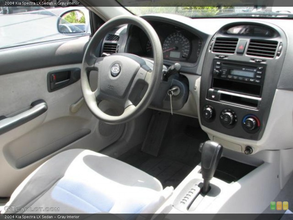 Gray Interior Photo for the 2004 Kia Spectra LX Sedan #49924158