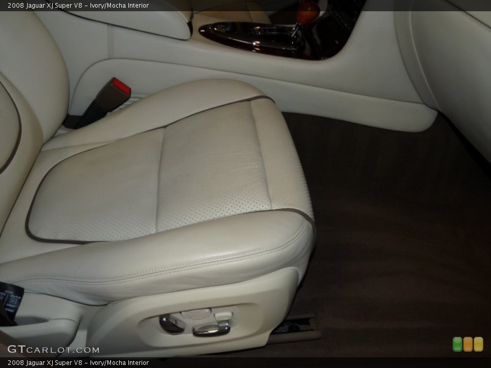 Ivory/Mocha Interior Photo for the 2008 Jaguar XJ Super V8 #49931358