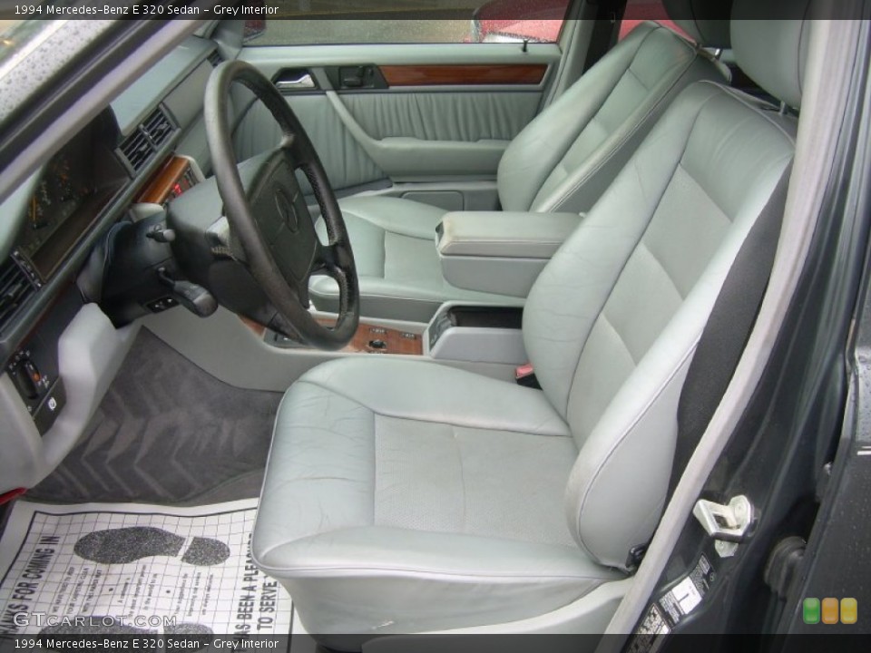 Grey Interior Photo for the 1994 Mercedes-Benz E 320 Sedan #49934067