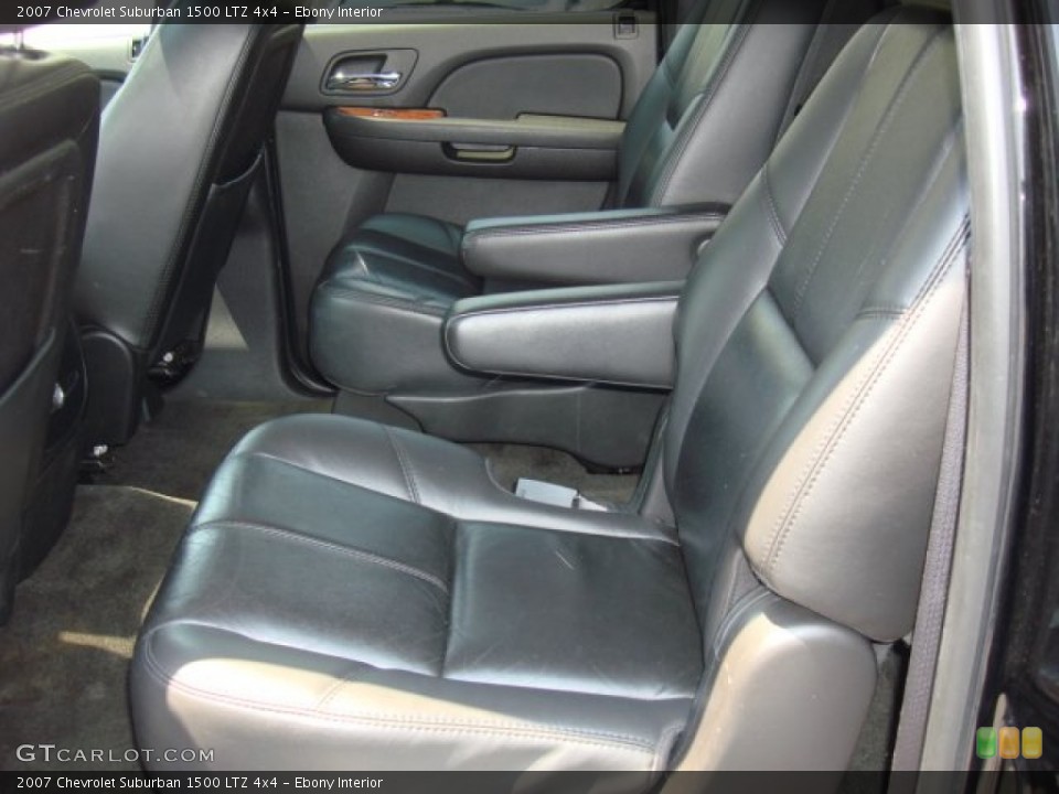 Ebony Interior Photo for the 2007 Chevrolet Suburban 1500 LTZ 4x4 #49938983