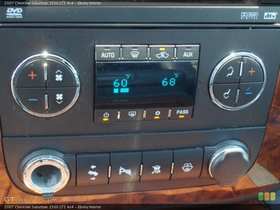 Ebony Interior Controls for the 2007 Chevrolet Suburban 1500 LTZ 4x4 #49939121