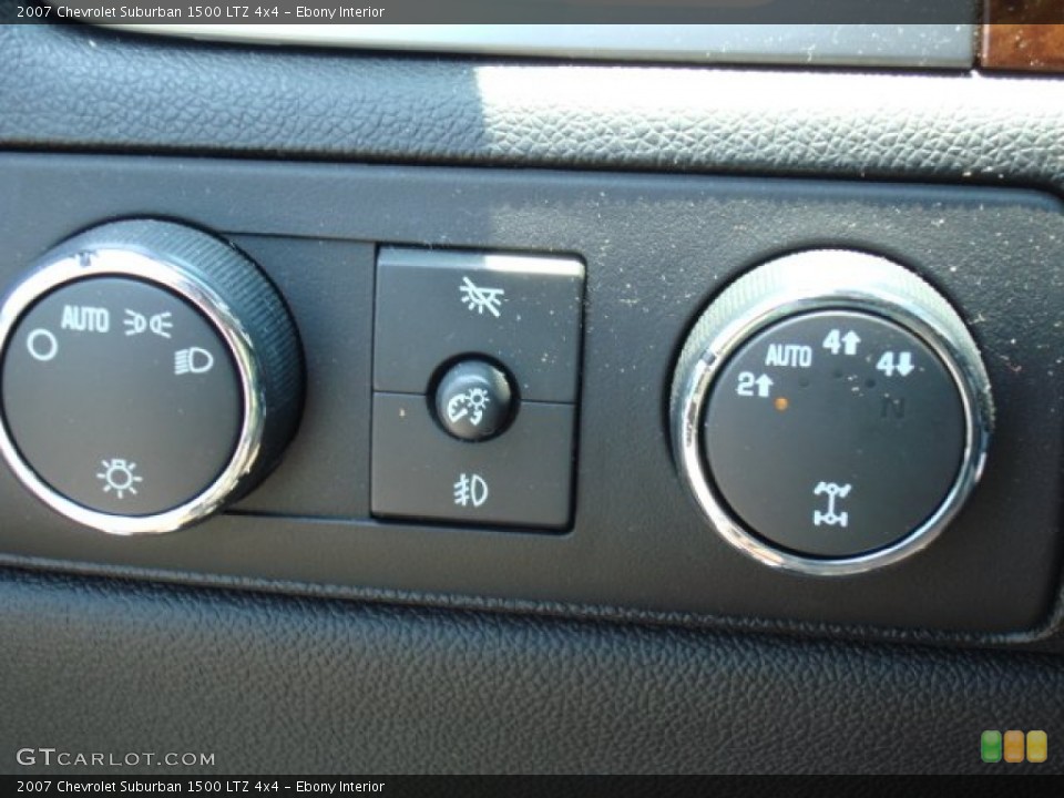 Ebony Interior Controls for the 2007 Chevrolet Suburban 1500 LTZ 4x4 #49939151