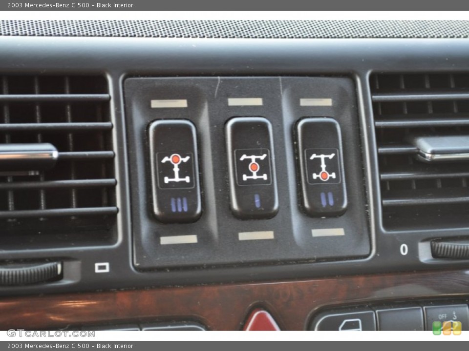 Black Interior Controls for the 2003 Mercedes-Benz G 500 #49941125