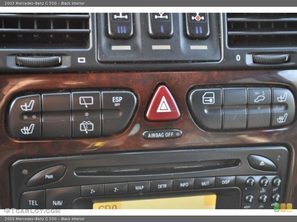 Black Interior Controls for the 2003 Mercedes-Benz G 500 #49941140
