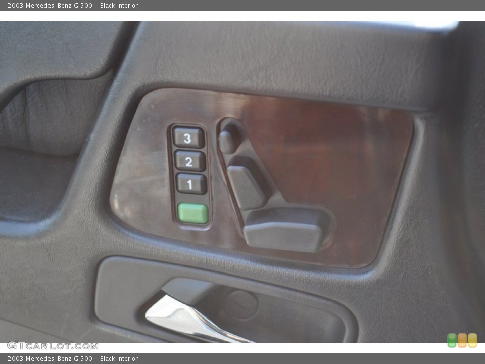 Black Interior Controls for the 2003 Mercedes-Benz G 500 #49941269