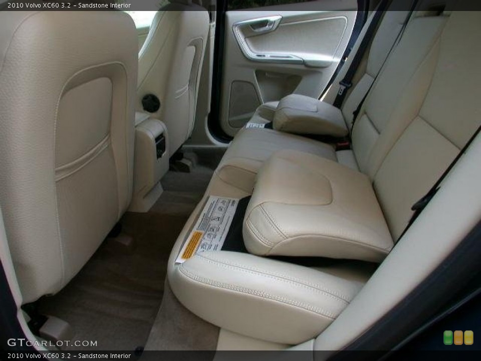 Sandstone Interior Photo for the 2010 Volvo XC60 3.2 #49957868
