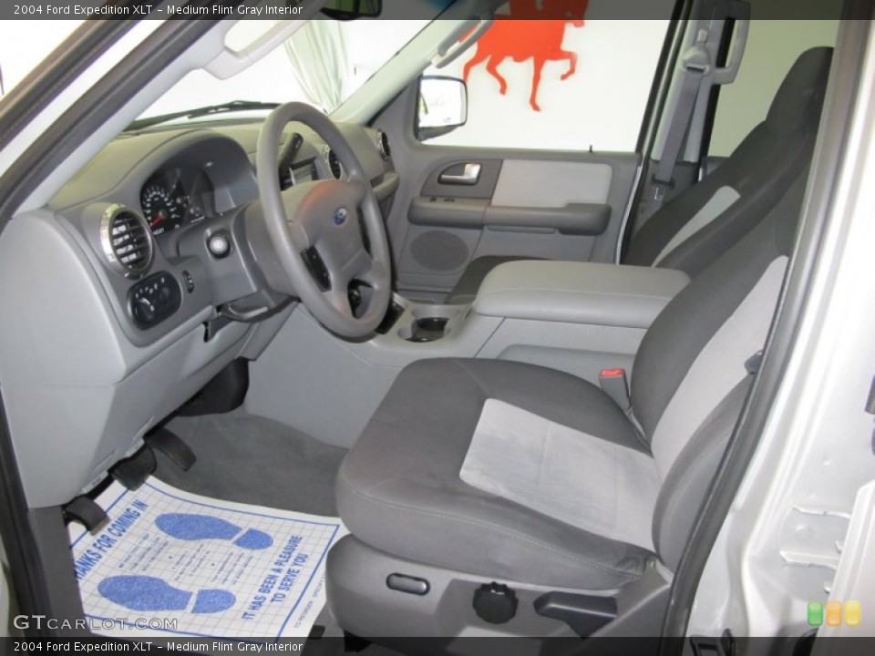 Medium Flint Gray Interior Photo for the 2004 Ford Expedition XLT #49958264