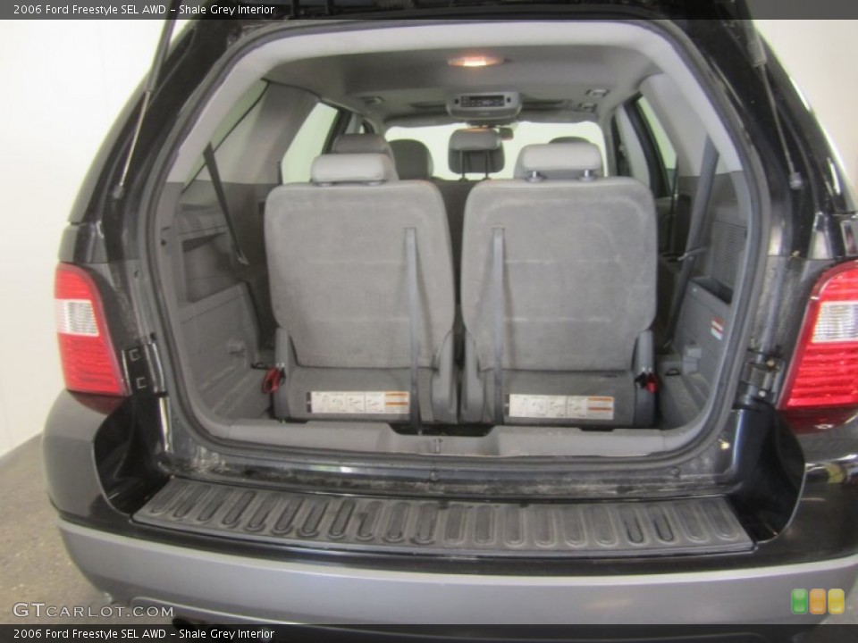 Shale Grey Interior Trunk for the 2006 Ford Freestyle SEL AWD #49963646