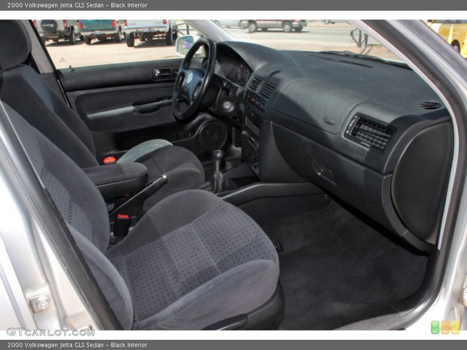 Black Interior Photo for the 2000 Volkswagen Jetta GLS Sedan #49976382