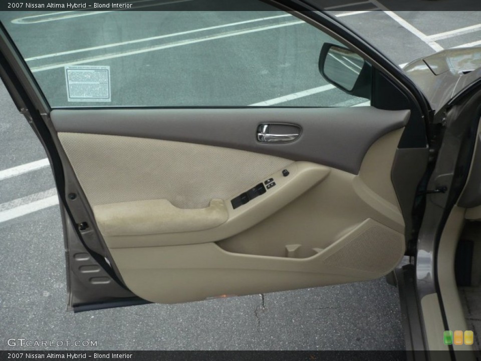 Blond Interior Door Panel for the 2007 Nissan Altima Hybrid #49980042
