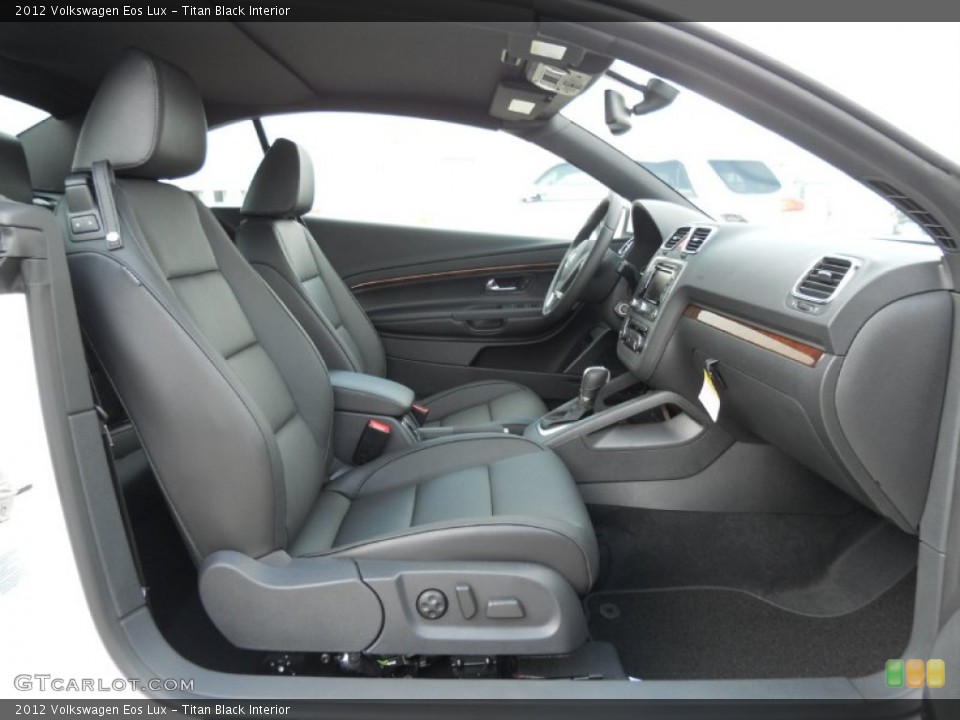 Titan Black Interior Photo for the 2012 Volkswagen Eos Lux #49984110