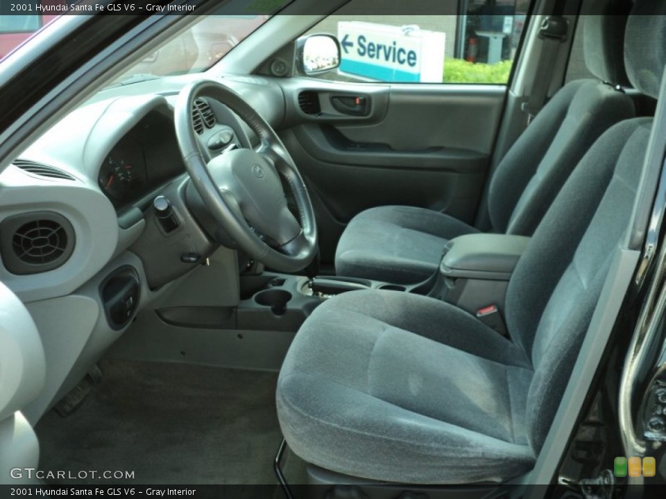 Gray Interior Photo for the 2001 Hyundai Santa Fe GLS V6 #49991311